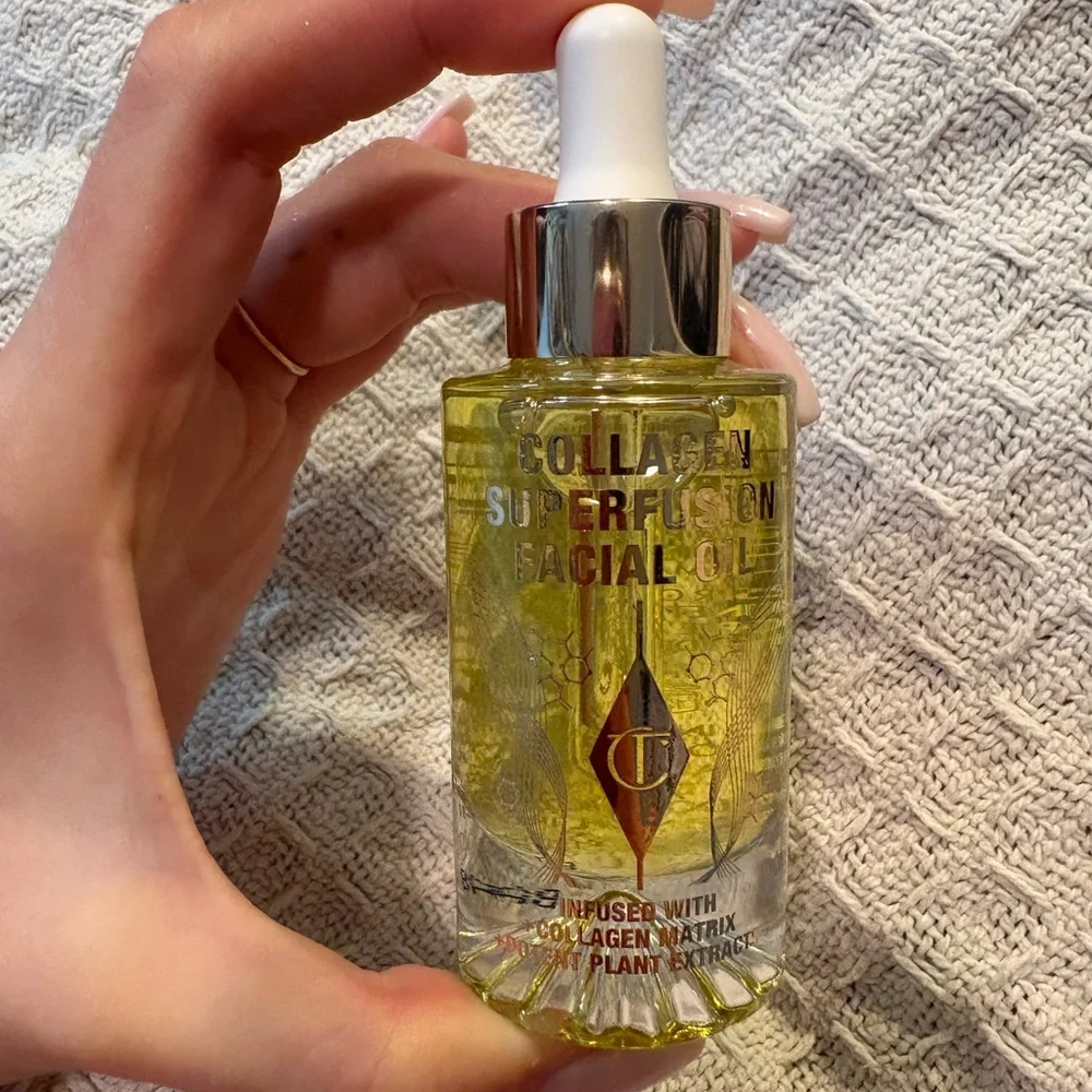 Charlotte Tilbury Collagen Superfusion Facial Oil - Picture 3 of 4
